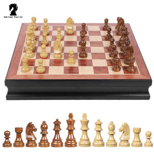 Đại tá Nguyễn Đình Thuận và các cán bộ Cục ANKT Tổng hợp đi kiểm tra thực tế tại một địa bàn.